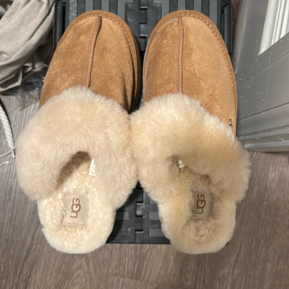 Like new uggs